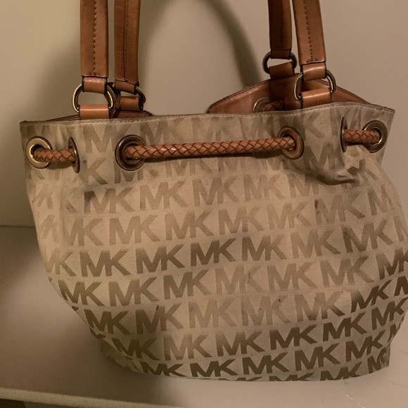 Micheal Kors bag - Picture 2 of 4